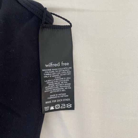 NWT Aritzia Divinity 7” Romper Small - Picture 3 of 8